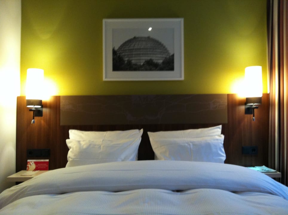 Bett Leonardo Royal Hotel Berlin Alexanderplatz