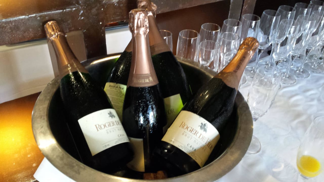 Cava zum Frühstück  Lopesan Villa del Conde Resort & Thalasso