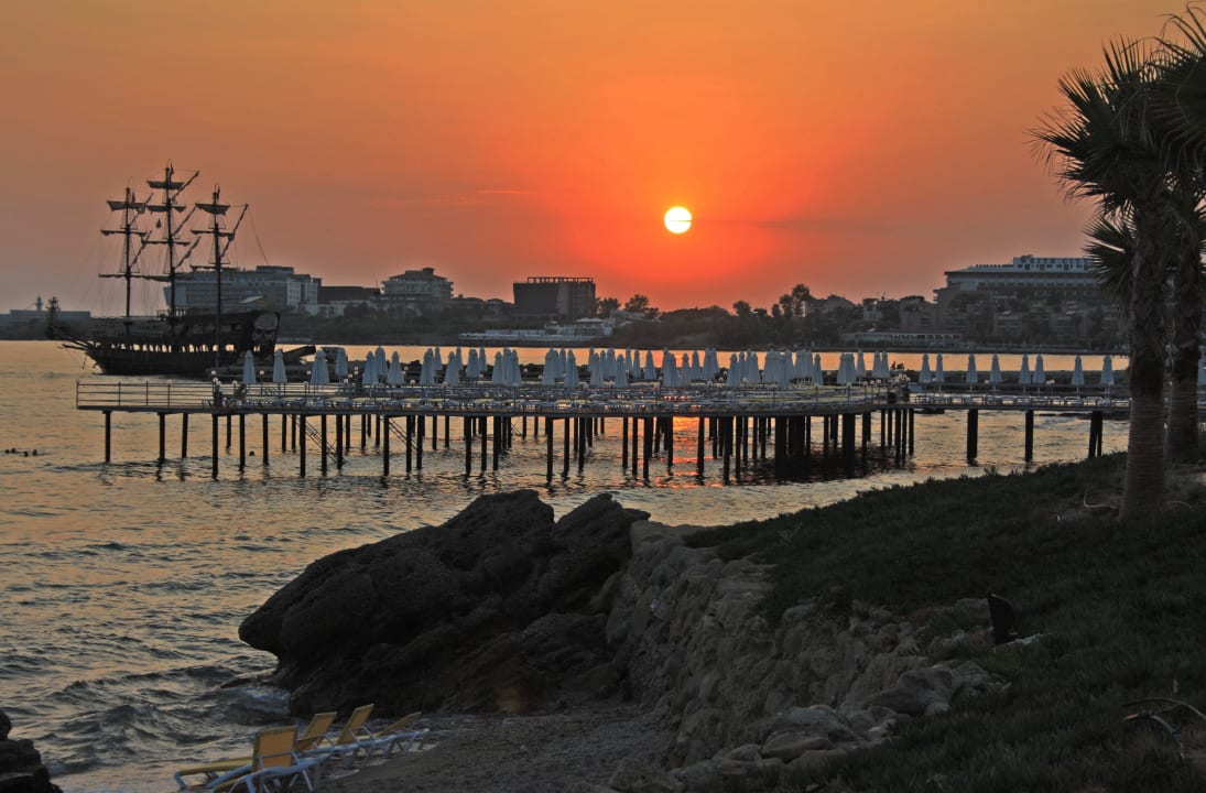 Sonnenuntergang Vikingen Infinity Resort & Spa