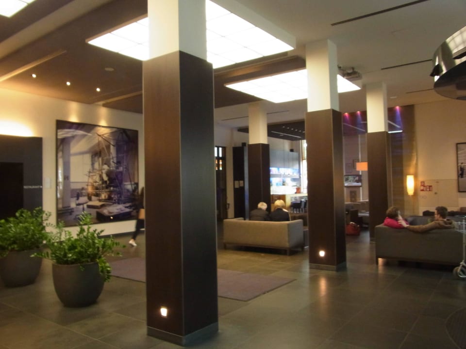 Lobby Hotel Novotel Karlsruhe City