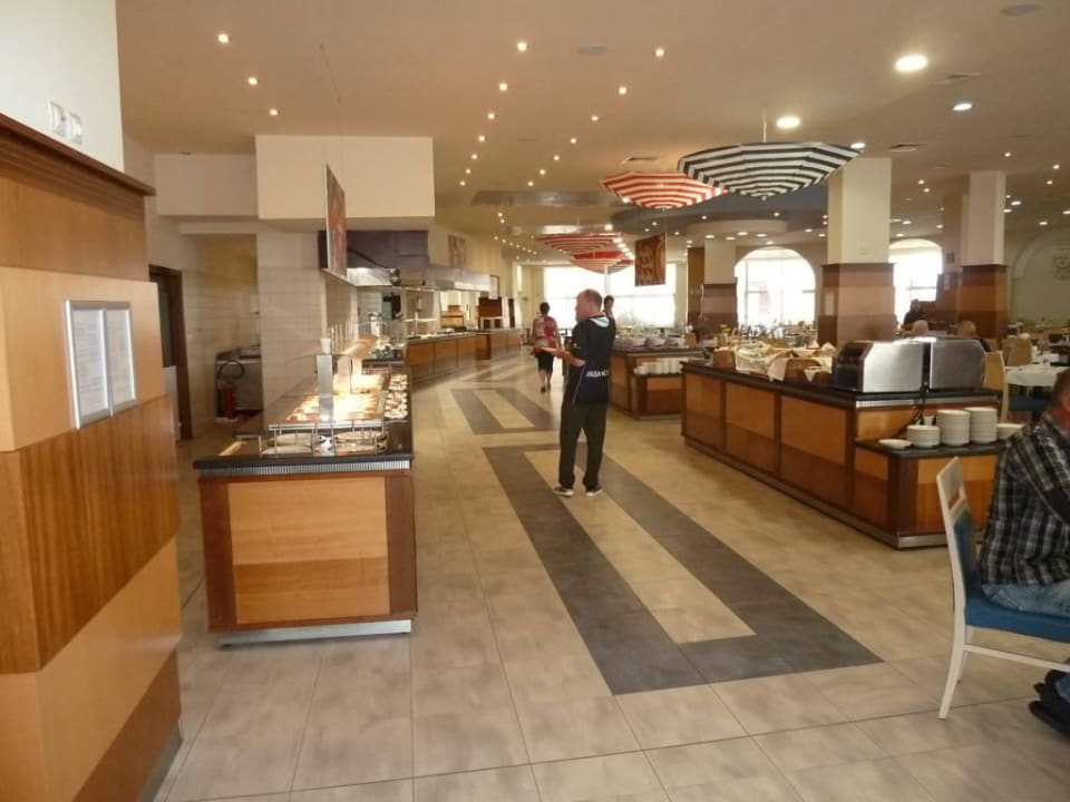 Blick auf die Büffetstrecke Sol Luna Bay