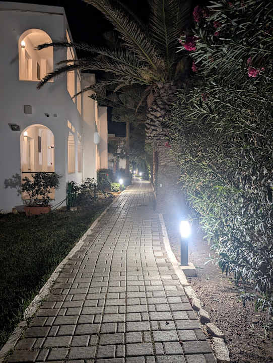 Gartenanlage HARPIN Happy Days Beach Hotel