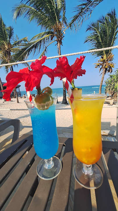 Pool Karafuu Beach Resort & Spa