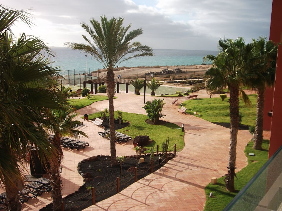 Blick auf die Pool-/ Freizeitanlage H10 Tindaya