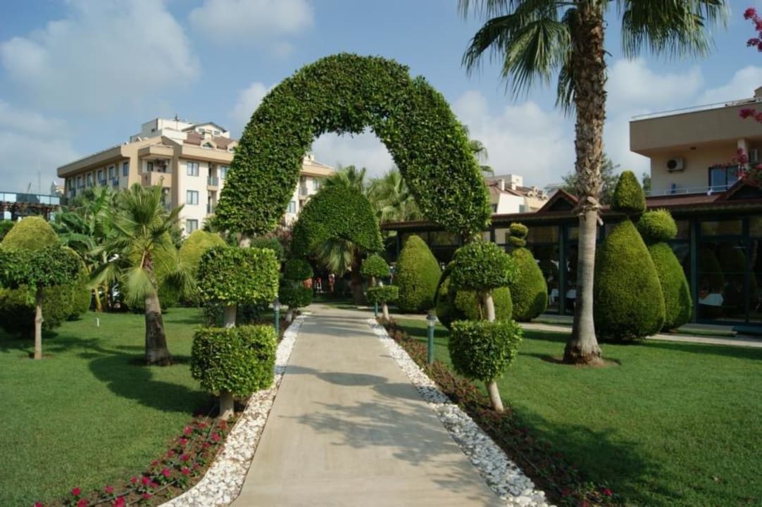 Gartenkunstwerke Grand Seker Hotel