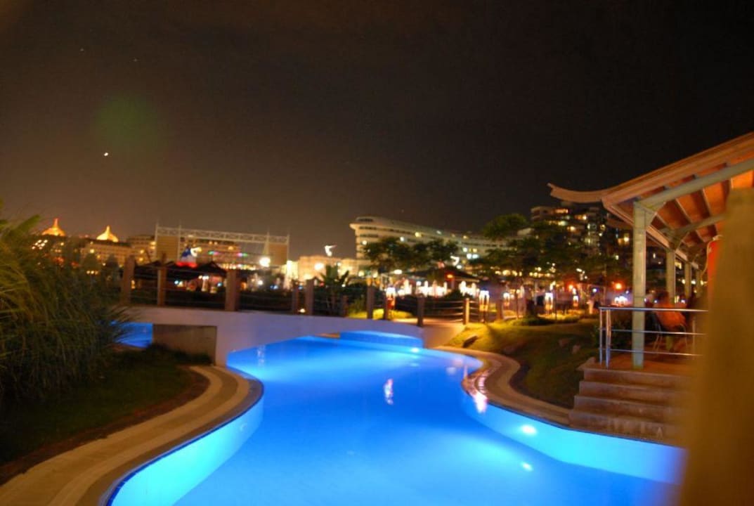 Gartenanlage bei Nacht Limak Lara Deluxe Hotel & Resort