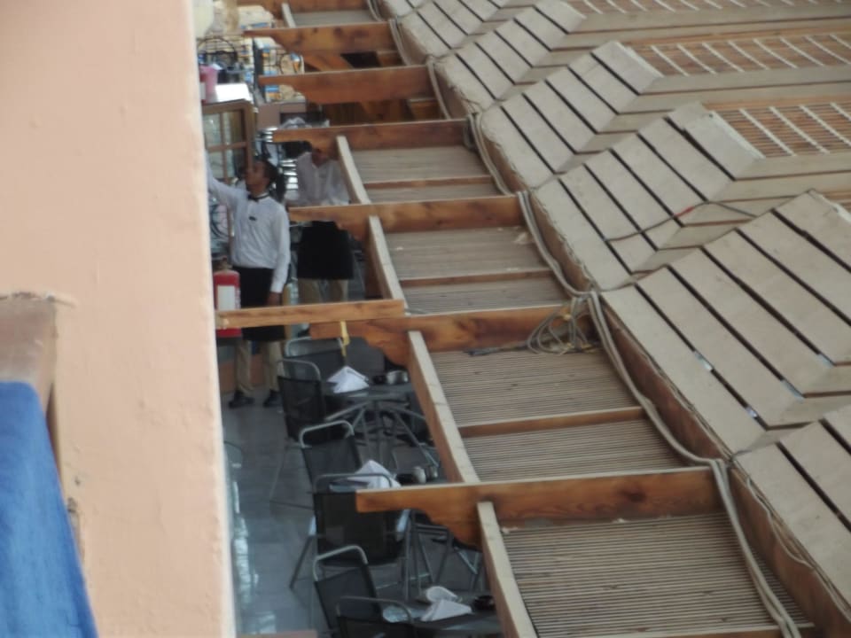 Blick vom Balkon,unten Restaurant Kaiser Beach Albatros Resort