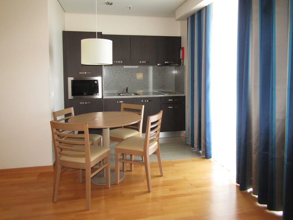 Zimmer Antillia Hotel Apartments