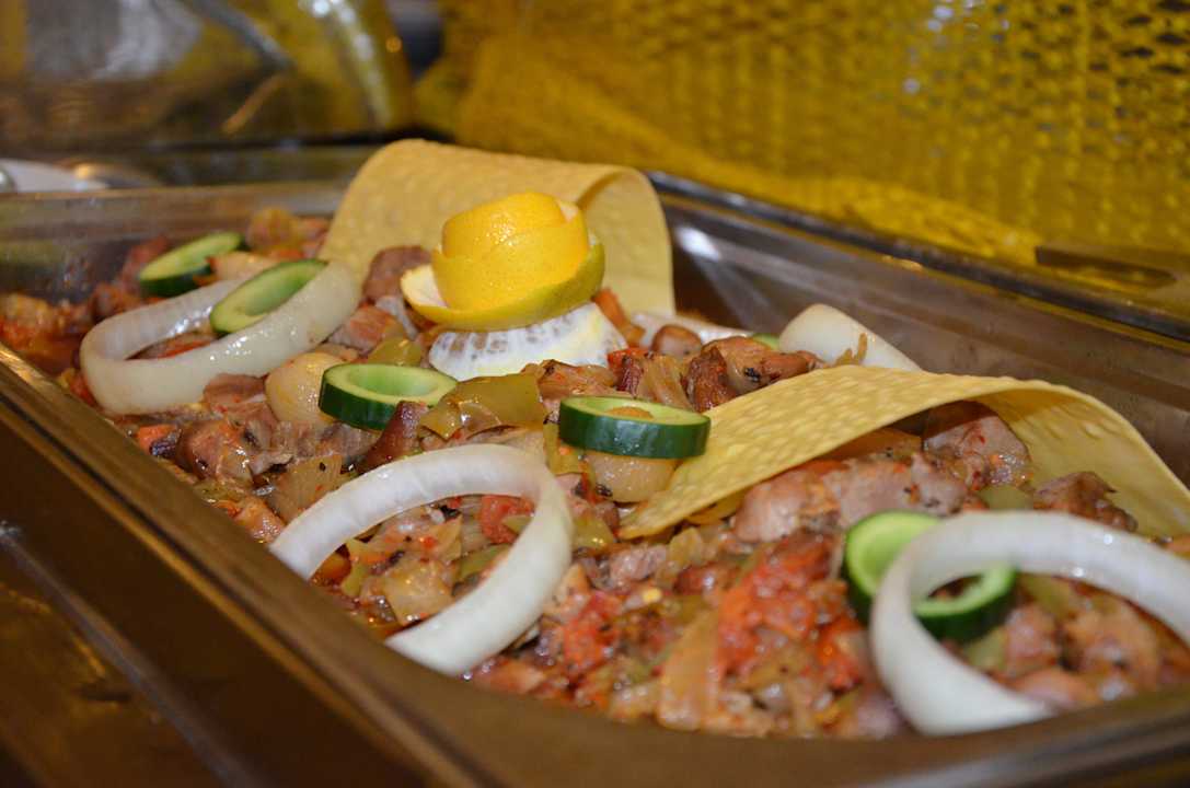 Schmeckt besser als es aussieht Sealife Buket Resort & Beach