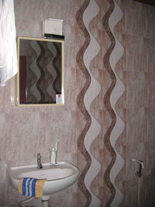 Bad Hotel Honolulu Homestay