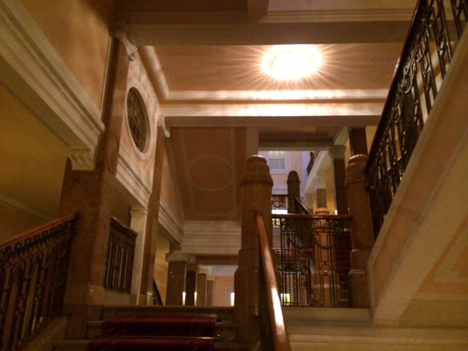 Stiegenhaus Hotel Sacher