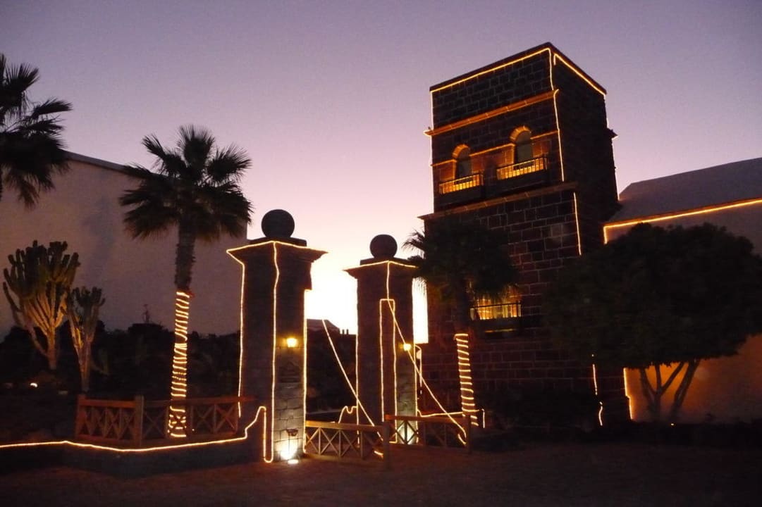 Eingangsbereich GMV abends Hotel LIVVO Volcan Lanzarote
