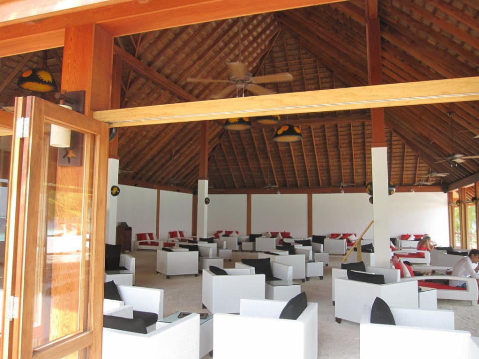 Sunset Bar am Pool Vilamendhoo Island Resort & Spa
