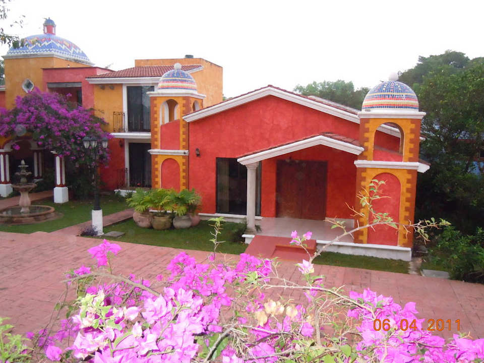 Teil des Innenhofes, sehr schön gehalten Ecotel Quintana Regia