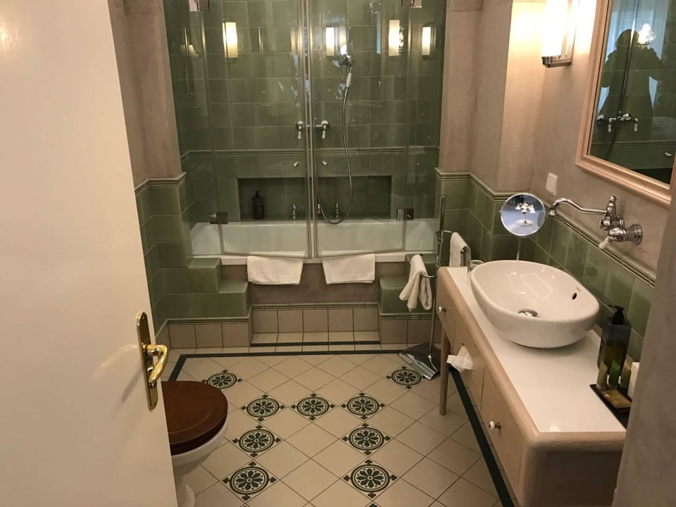 J. Geffcken - Luxusbad Hotel Palais Esplanade Hamburg