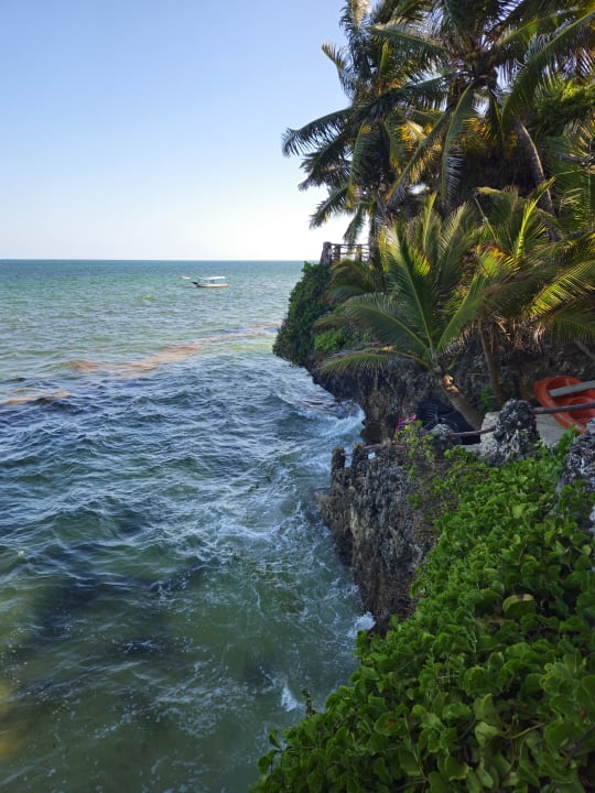 Strand Bahari Beach Hotel