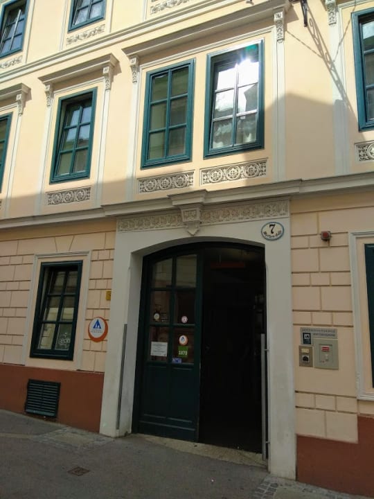 Außenansicht Jugendherberge Myrthengasse 1070 Vienna