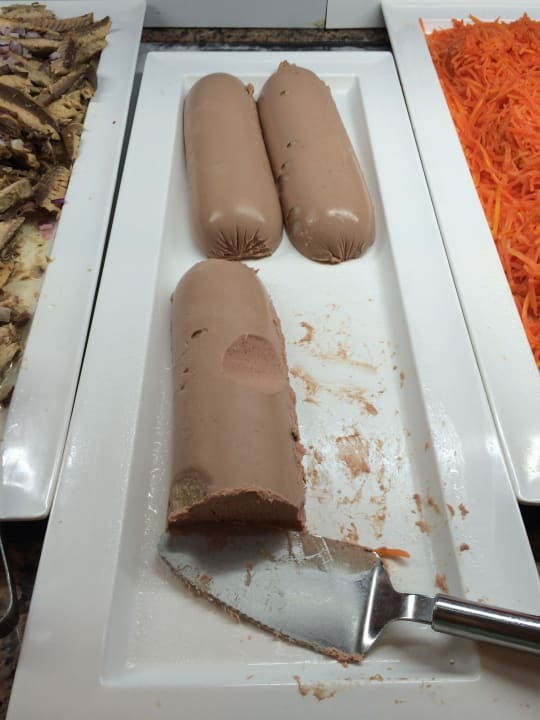 Könnte schöner angerichtet sein - Kalbsleberwurst Playa Esperanza Resort