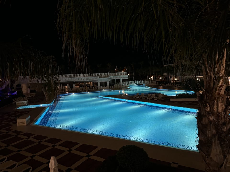 Pool Royal Taj Mahal Hotel