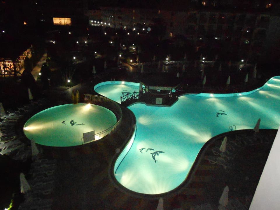 Pool bei Nacht Grand Seker Hotel