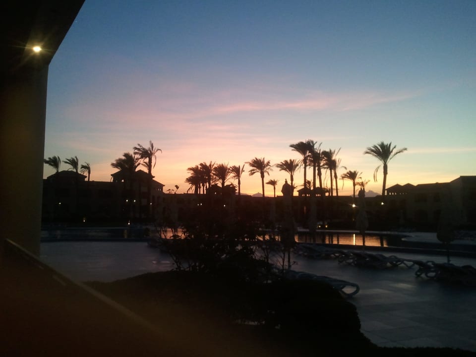 Закат Cleopatra Luxury Resort Makadi Bay