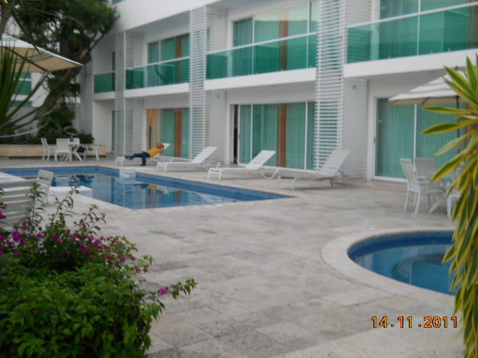 Innenhof mit Pools  Hotel Los Cocos