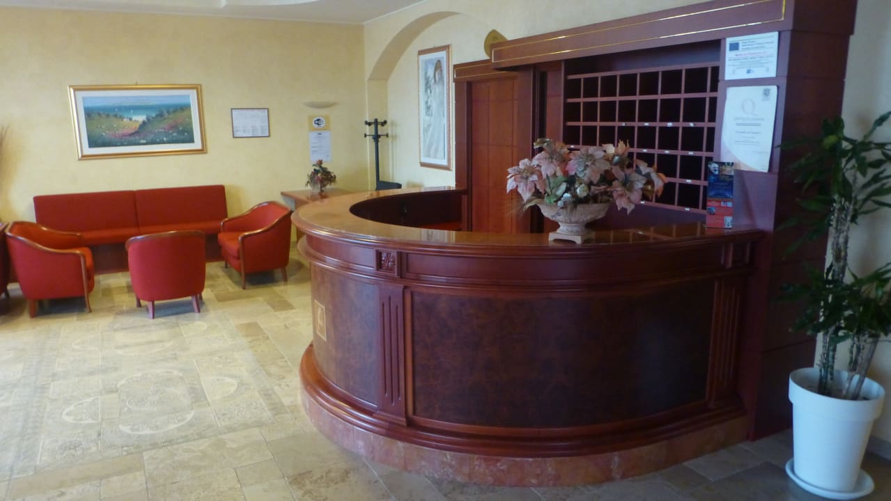 Lobby Hotel Relais Dei Normanni