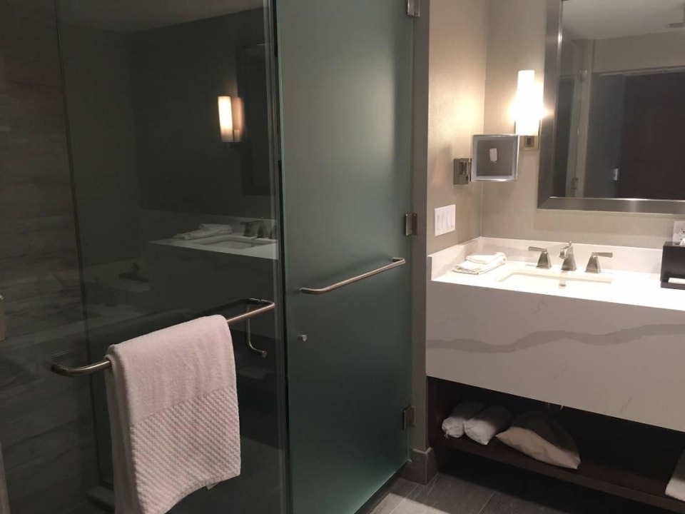 Suite - Nasszelle mit Dusche und Wanne, schön! Hotel Hilton Marco Island
