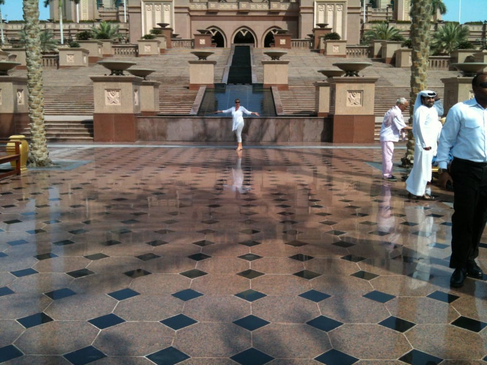 Der grandiose Eingang Emirates Palace Mandarin Oriental