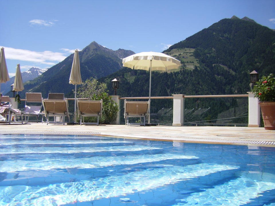 Pool & Blick auf Berge Hotel Panorama