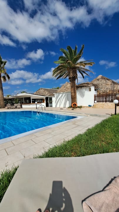 Pool HARPIN Happy Days Beach Hotel