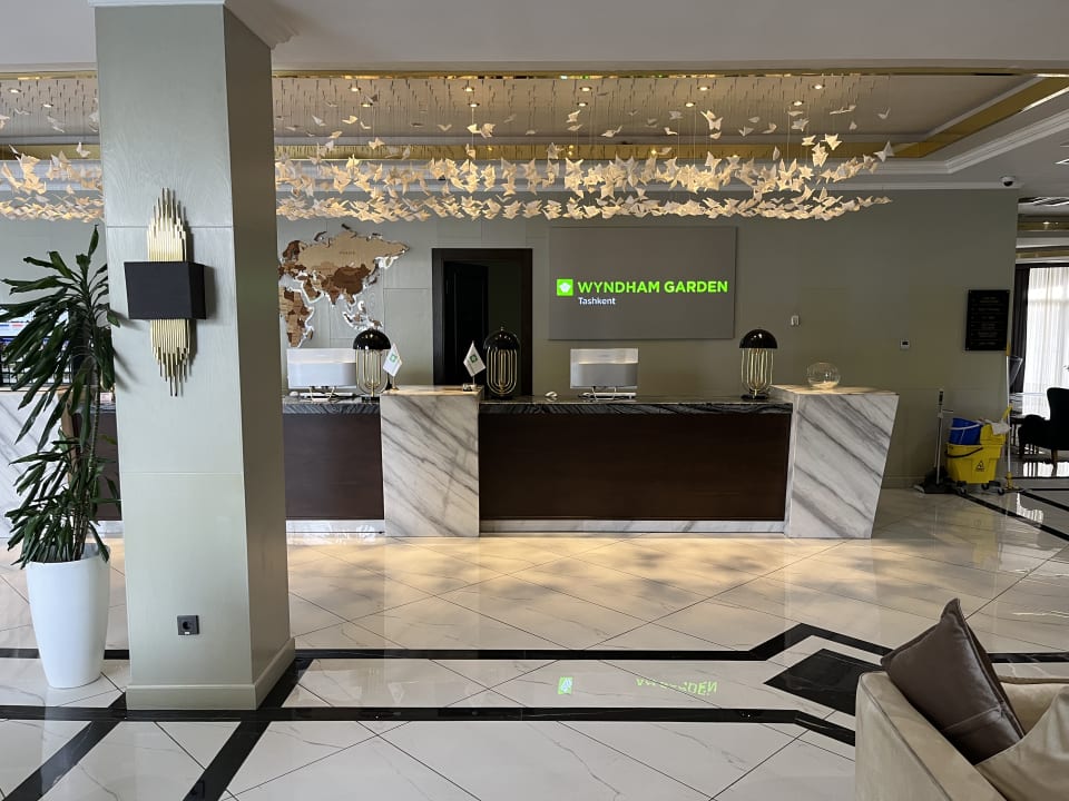 Lobby Wyndham Garden Tashkent