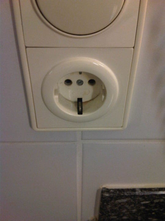 Zimmer 418 - Steckdose NH München Messe