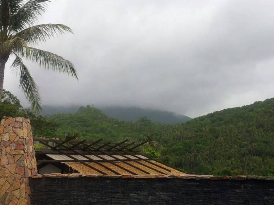 Wolkenverhangen Panviman Resort Koh Phangan