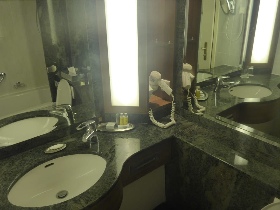 Pokój Warsaw Marriott Hotel