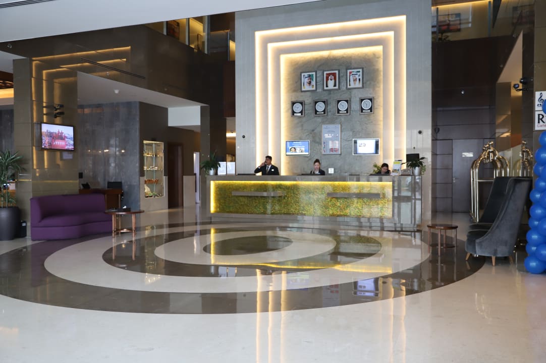 Lobby Golden Tulip Media Hotel
