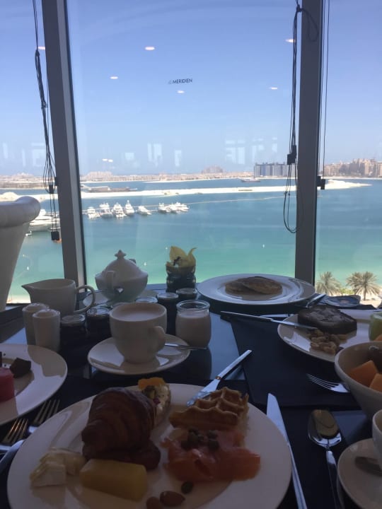 Ausblick Le Meridien Mina Seyahi Beach Resort & Waterpark