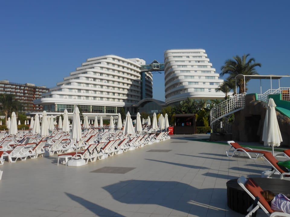 Hotel Poolansicht Hotel Miracle Resort