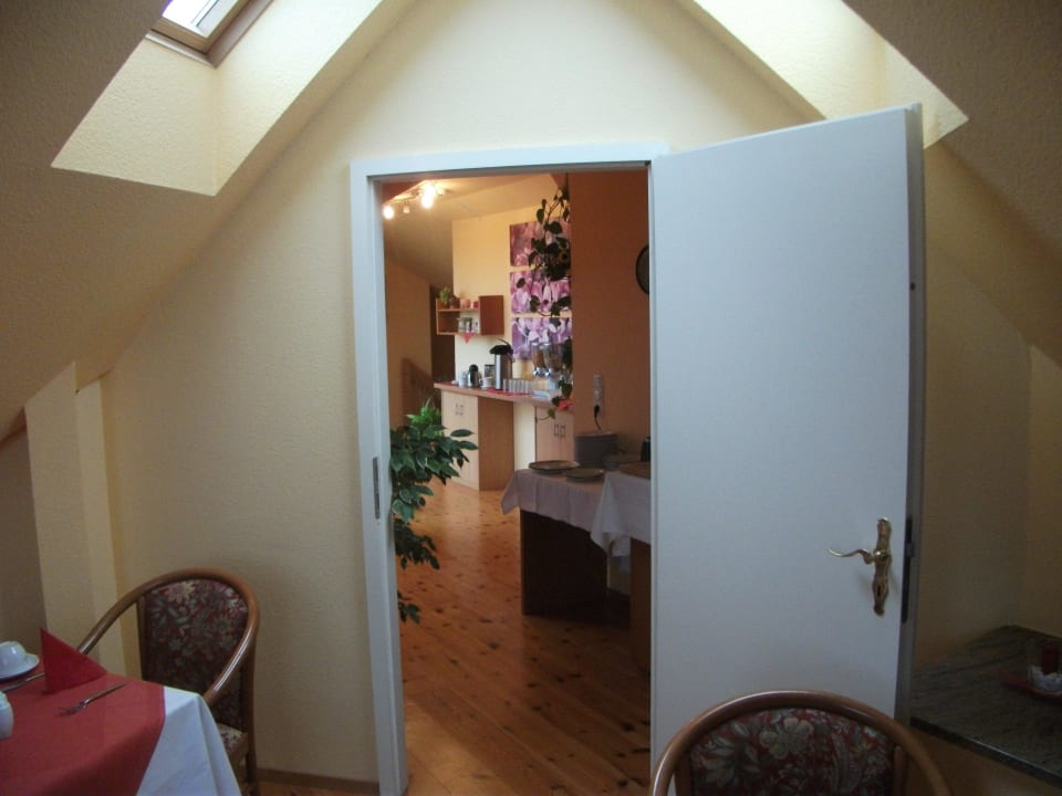 Frühstücksetage Hotel & Pension NOlift