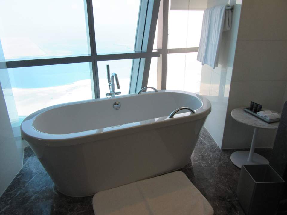 Badewanne Conrad Abu Dhabi Etihad Towers
