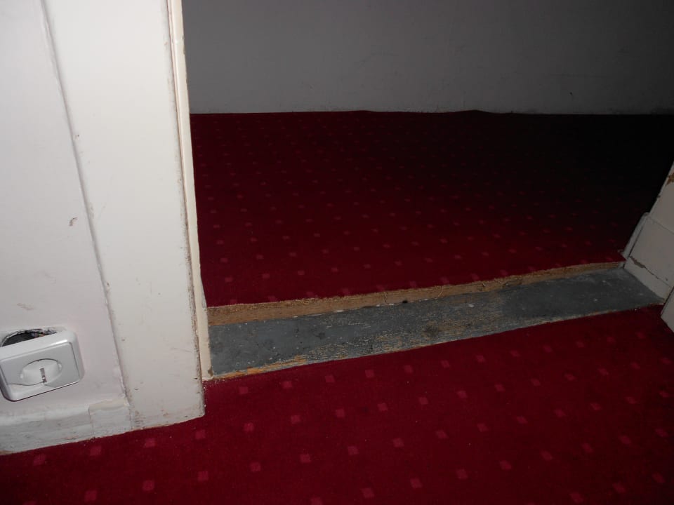 Wo man auch schaut überall ist was kaputt Hotel Zimmer des Westens