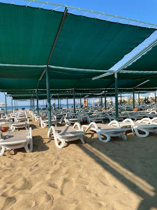 Strand Side Breeze Hotel