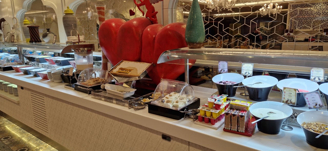 Gastro Royal Taj Mahal Hotel