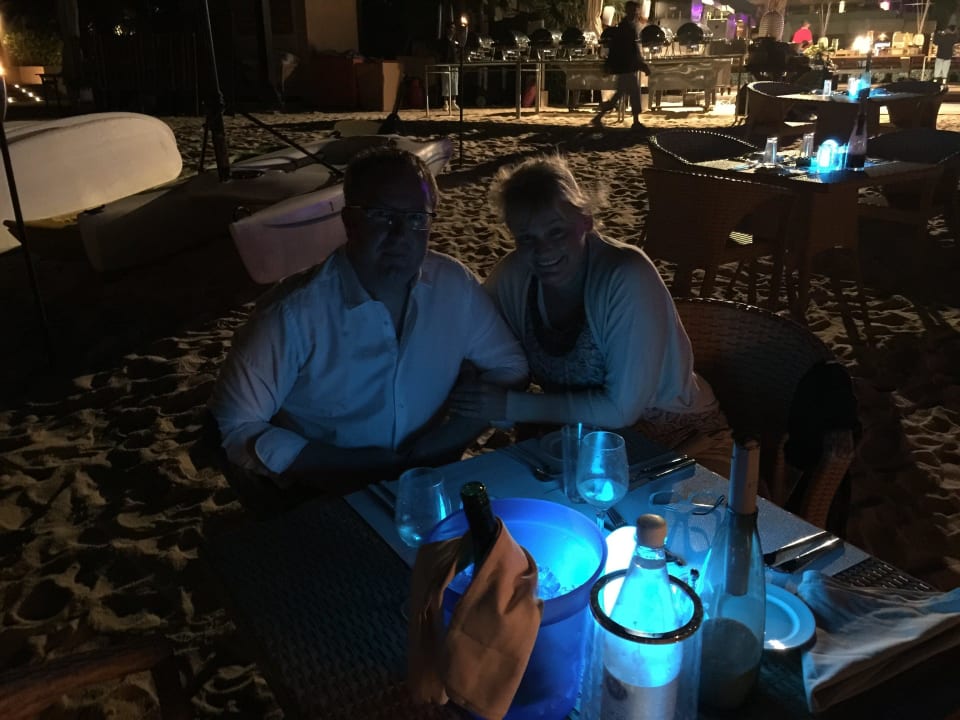 Abendessen am Strand Anantara The Palm Dubai Resort