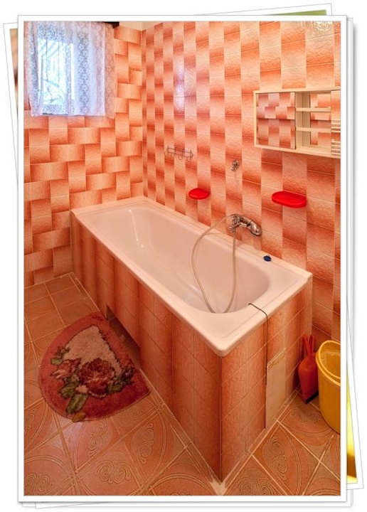 Koupelna broskvového pokoje Pension Feston