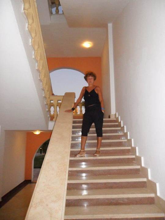 Лестница в номер Pickalbatros Alf Leila Wa Leila Resort - Neverland Hurghada