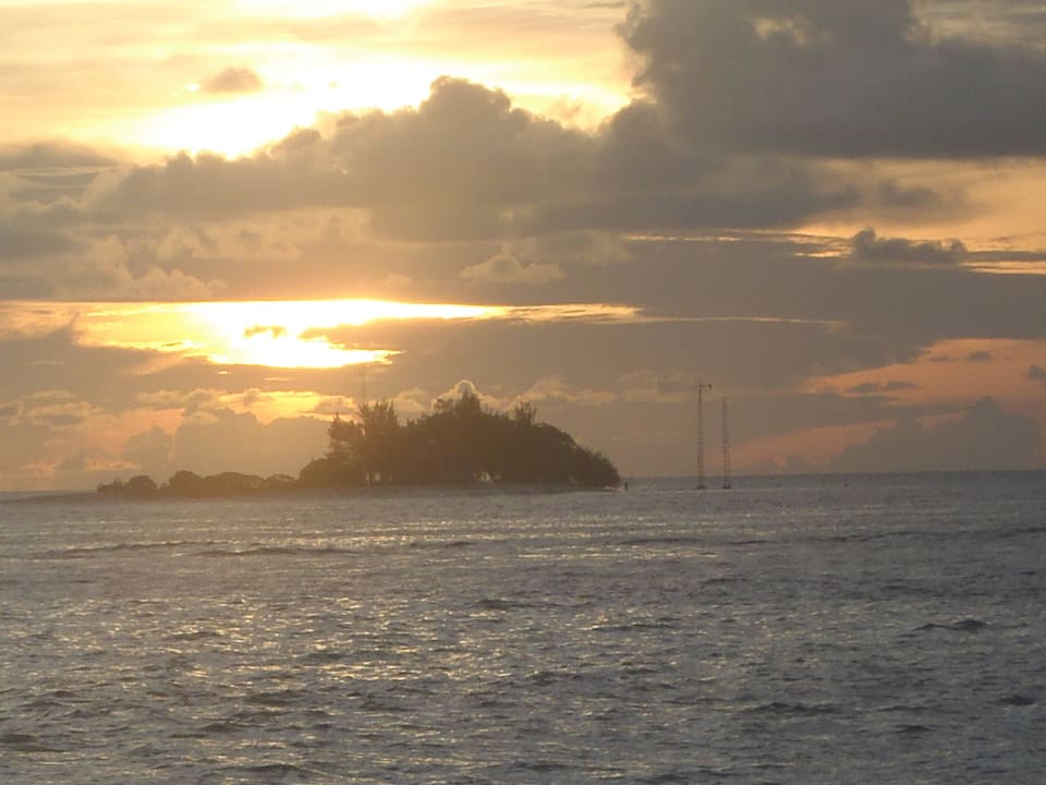 Raiyvilaa Bar (Sunsetbar) Cinnamon Dhonveli Maldives