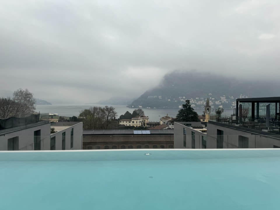 Pool Hilton Lake Como