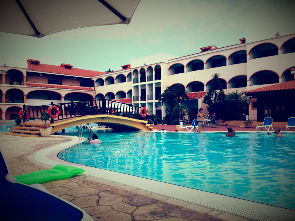 Hotelpool in "Retro" Starfish Cuatro Palmas