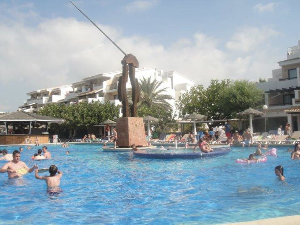 Pool FERGUS Style Bahamas